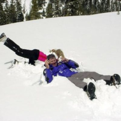 adventure-wedding-having-fun-snow